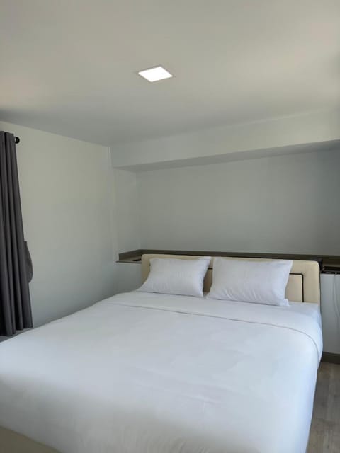 Property building, Bed