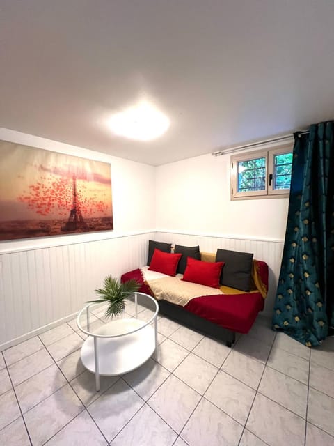 Rosny sous bois très chaleureux appartement Apartment in Île-de-France