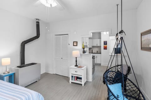 Kitchen or kitchenette, Photo of the whole room, Seating area