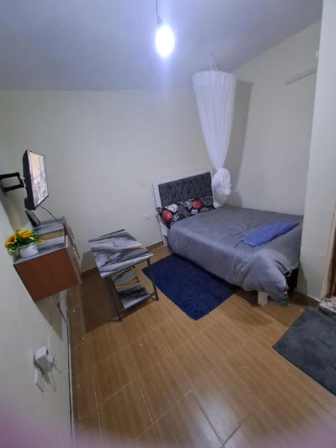 Communal lounge/ TV room, Bed, Living room
