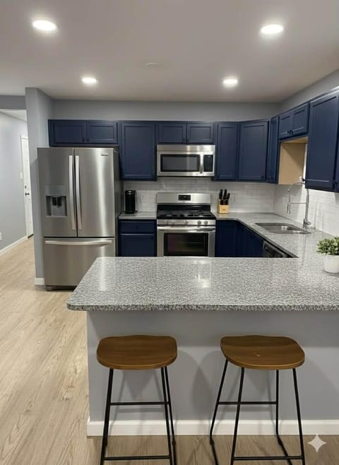 Upscale Peaceful Stay in Gary House in Gary