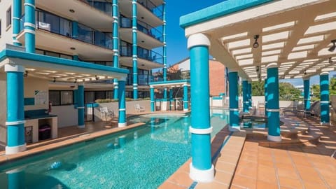 Pool view, Swimming pool, sunbed