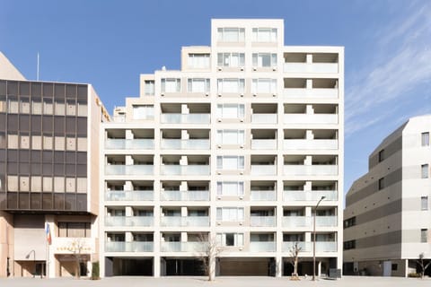 Property building, Facade/entrance, Day