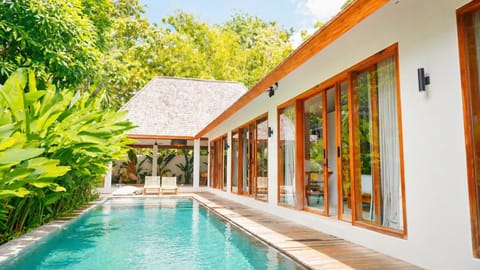Property building, Swimming pool
