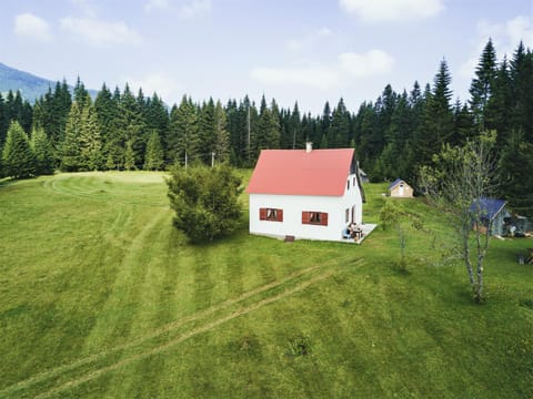 Facade/entrance, Day, Neighbourhood, Natural landscape, Summer, Guests, Mountain view