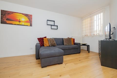 Bnbest San Siro Apartment 6 pax Apartment in Milan