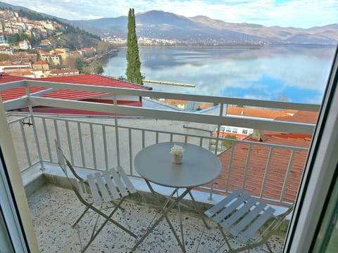 Property building, Balcony/Terrace, Balcony/Terrace