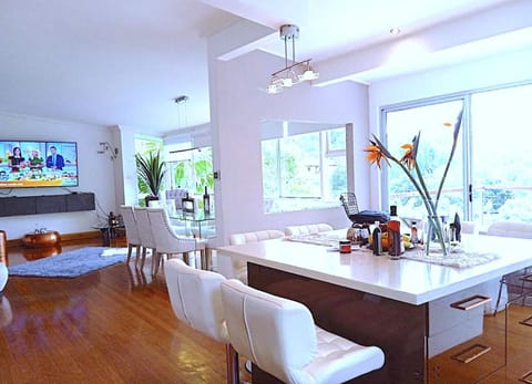 Communal lounge/ TV room, TV and multimedia, Living room, Dining area