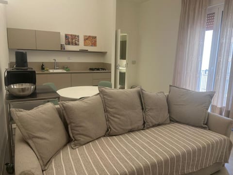 Kitchen or kitchenette, Living room, Seating area