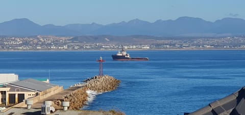 Day, Natural landscape, Mountain view, Sea view