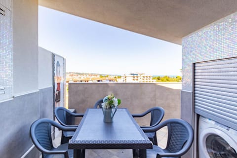 Balcony/Terrace, Dining area