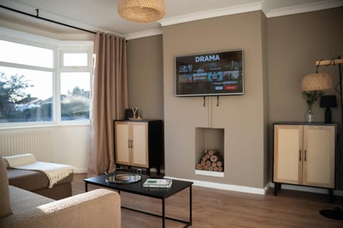 TV and multimedia, Living room, Seating area