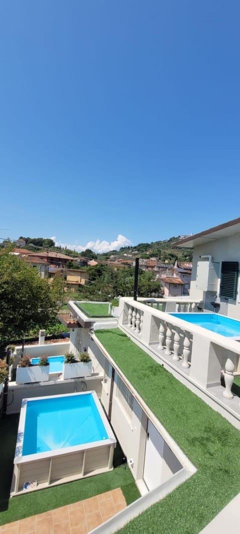 Day, Natural landscape, Swimming pool