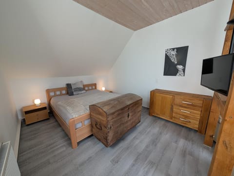 TV and multimedia, Bedroom