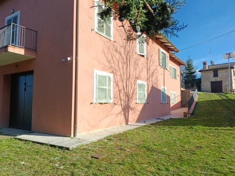 Property building, Neighbourhood