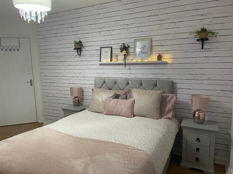 Double room with en-suite Bed and Breakfast in Widnes