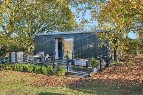 Property building, Natural landscape, Garden