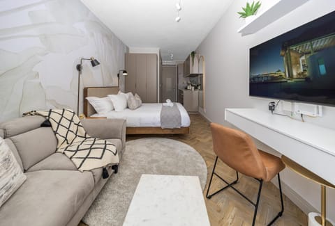 Bed, TV and multimedia, Living room, Bedroom, kitchen