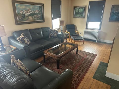 Charming Four Bedroom House House in Tannersville