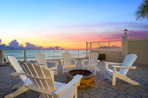 Beach Funatics - Beach Front Home with Private Pool Area & Game Room House in Miramar Beach