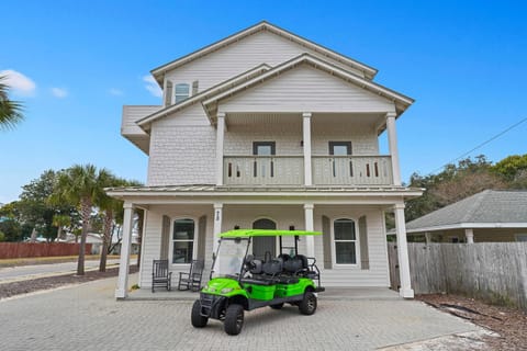 Beaches and Dreams - Luxury Home with Views of the Ocean & Private Pool House in Destin