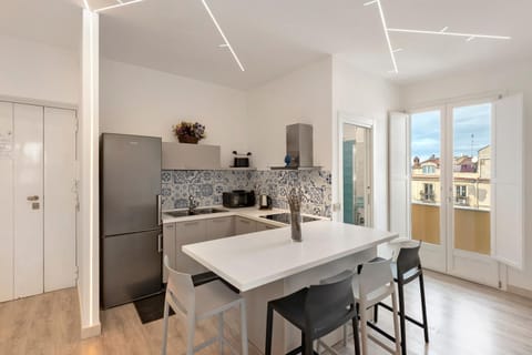 Property building, Kitchen or kitchenette, Living room