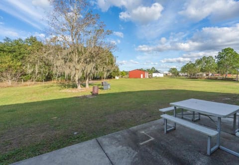 Ranch Retreat • Theater Room + Pond Views House in Winter Haven