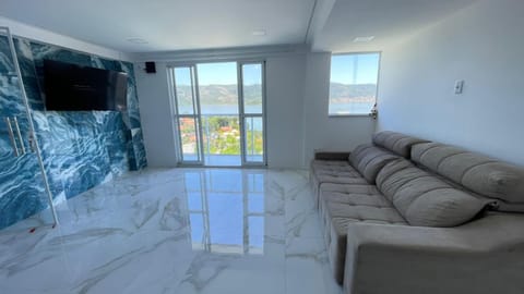 Vista Panorâmica no Mirante Piratininga - Casa 2 quartos House in Niterói