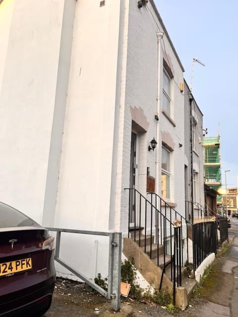 Flexy Students Room 1 Apartment in Gloucester