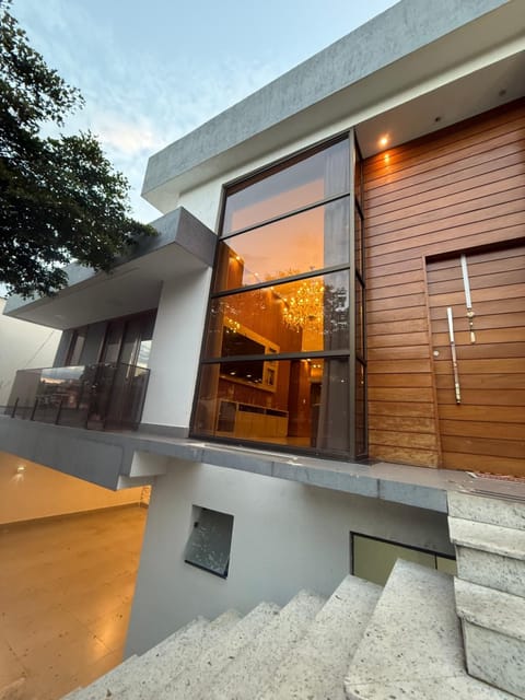 Property building, View (from property/room), Balcony/Terrace