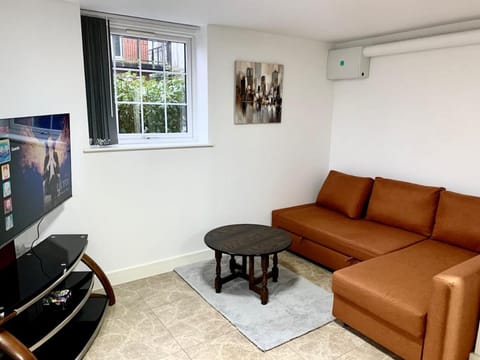 Communal lounge/ TV room, TV and multimedia, Living room, Seating area