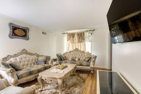 Big Yard • Patio + Grill • Pet Friendly House in Memphis