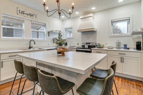 Walk to Marshall University Home with Private Yard! House in Huntington