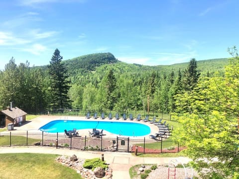 North Shore Escape Ski in Ski out Townhouse with Sauna House in Lutsen