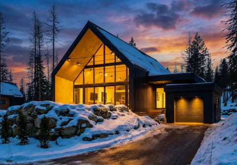 Cold Smoke 007 House in Whitefish