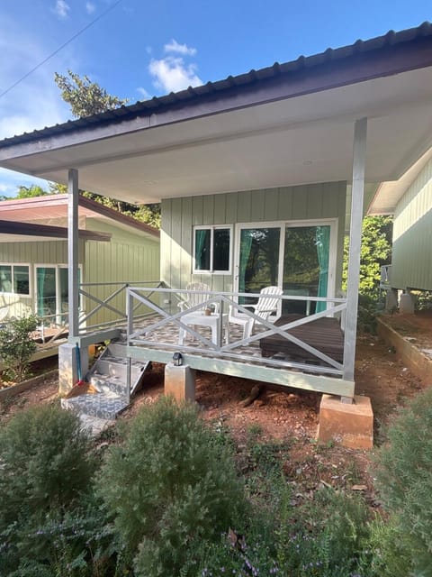 Property building, Patio, Spring, Day, Garden, View (from property/room), Balcony/Terrace, Dining area, Garden view