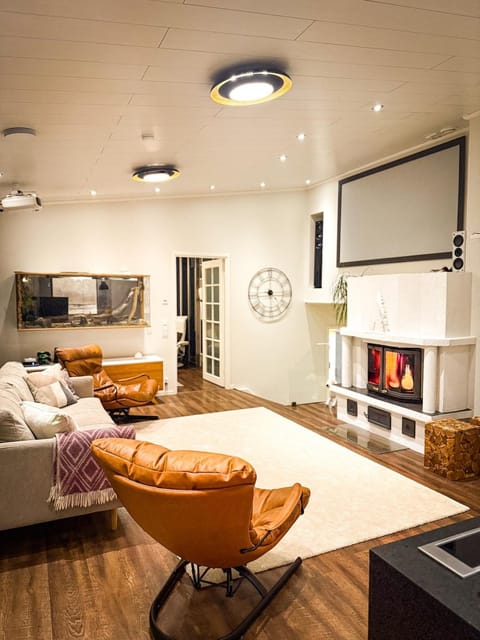 TV and multimedia, Living room, Seating area