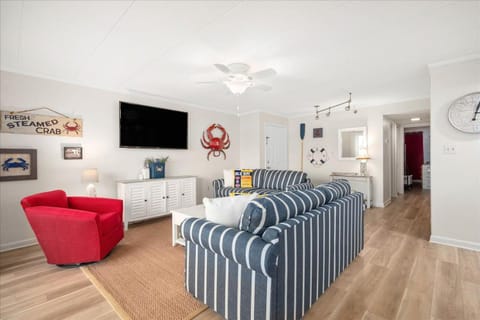 Downtown 2 Bedroom White Marlin Condo short walk to the Beach and Boardwalk! House in Ocean City