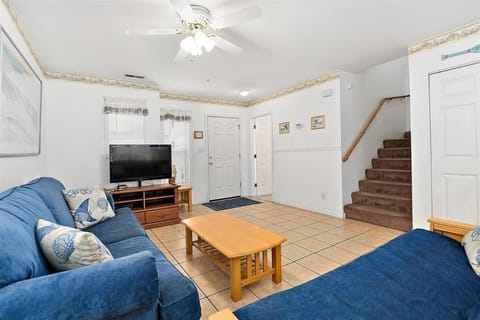 Just Steps to the Boardwalk from this 3 Bedroom Townhome! House in Ocean City