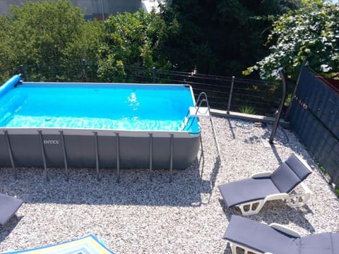 Area and facilities, Swimming pool