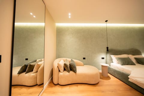 Seating area, Bedroom