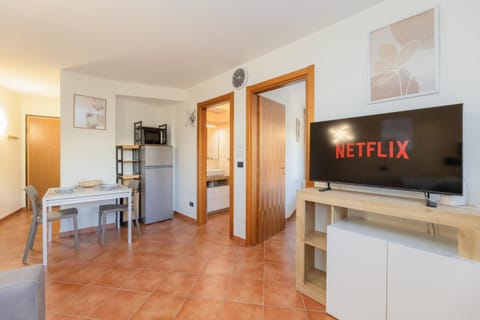 TV and multimedia, Kitchen or kitchenette, Dining area, oven