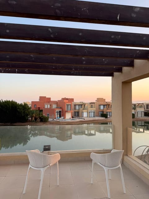 Natural landscape, View (from property/room), Balcony/Terrace, Seating area