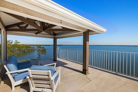 21381 Widgeon Point estate Apartment in Estero Island