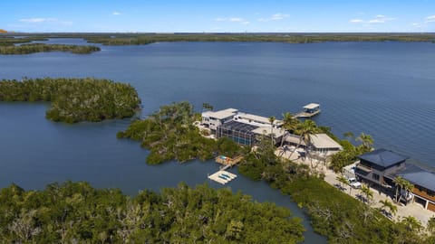 21381 Widgeon Point estate Apartment in Estero Island