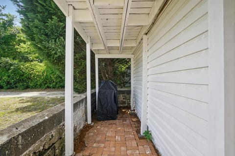 Eagles Nest Beachfront Property House in Norfolk