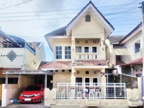 Property building, Day