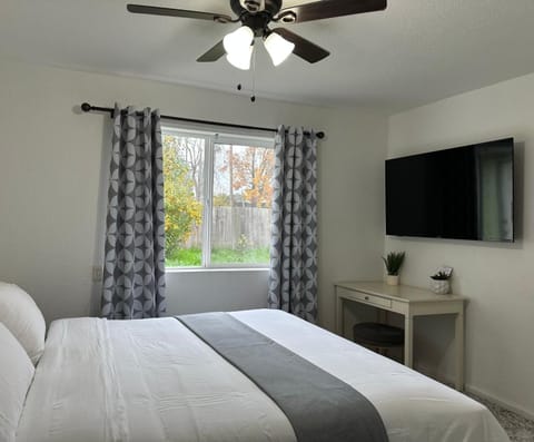 Cozy suite B Bed and Breakfast in Arden-Arcade