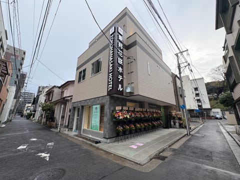 Property building, Day, Neighbourhood, City view, Street view, Location, Quiet street view