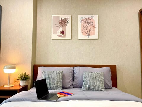 Bed, Bedroom, air conditioner